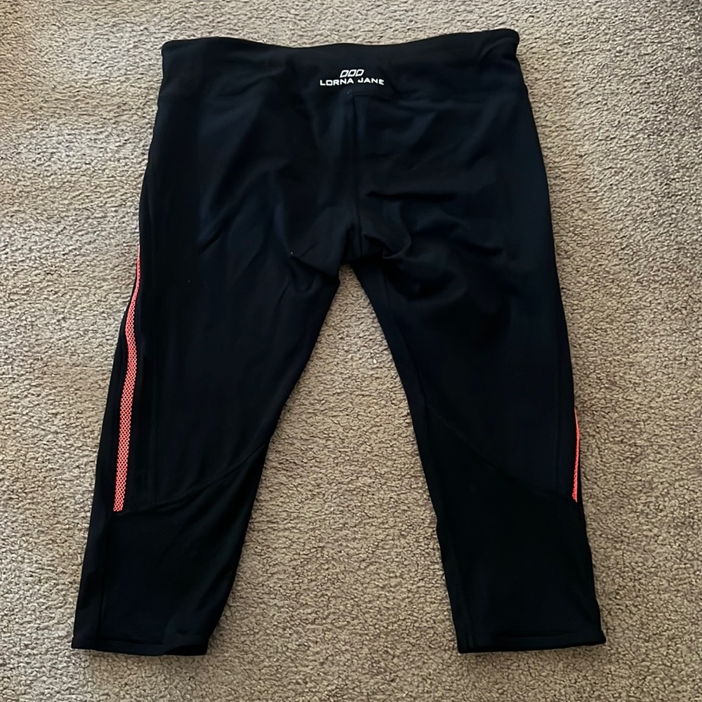 EUC Lorna Jane below knew leggings